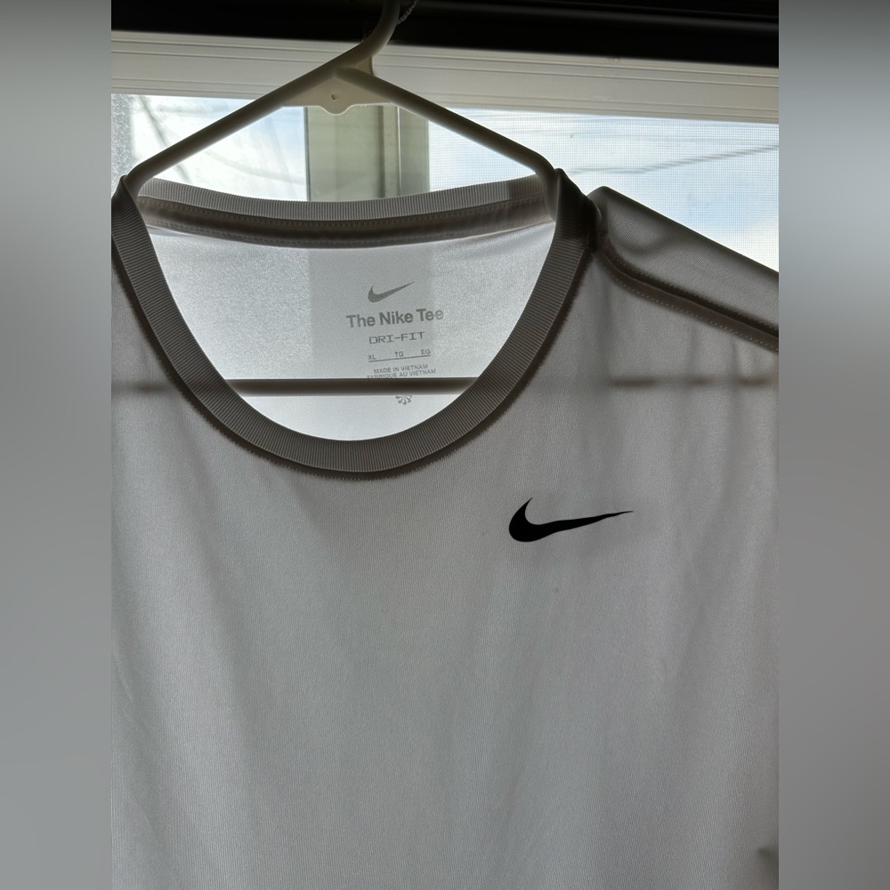 Nike White and Black Short Sleeve Tees